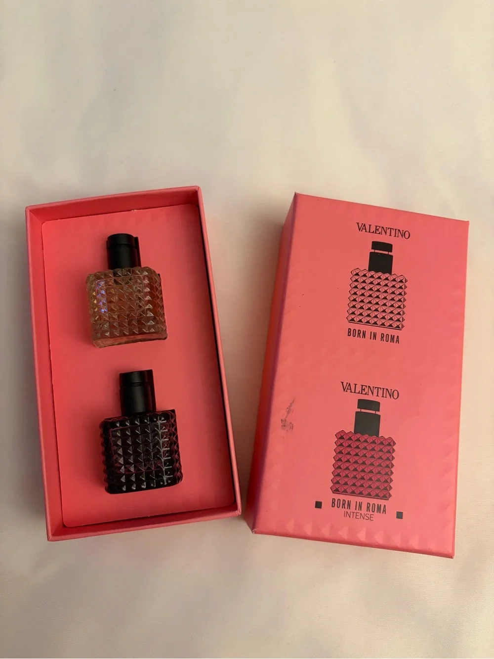 NIB - Valentino Born in Roma Intense Gift Set - Pink Bottles - Picture 1 of 3